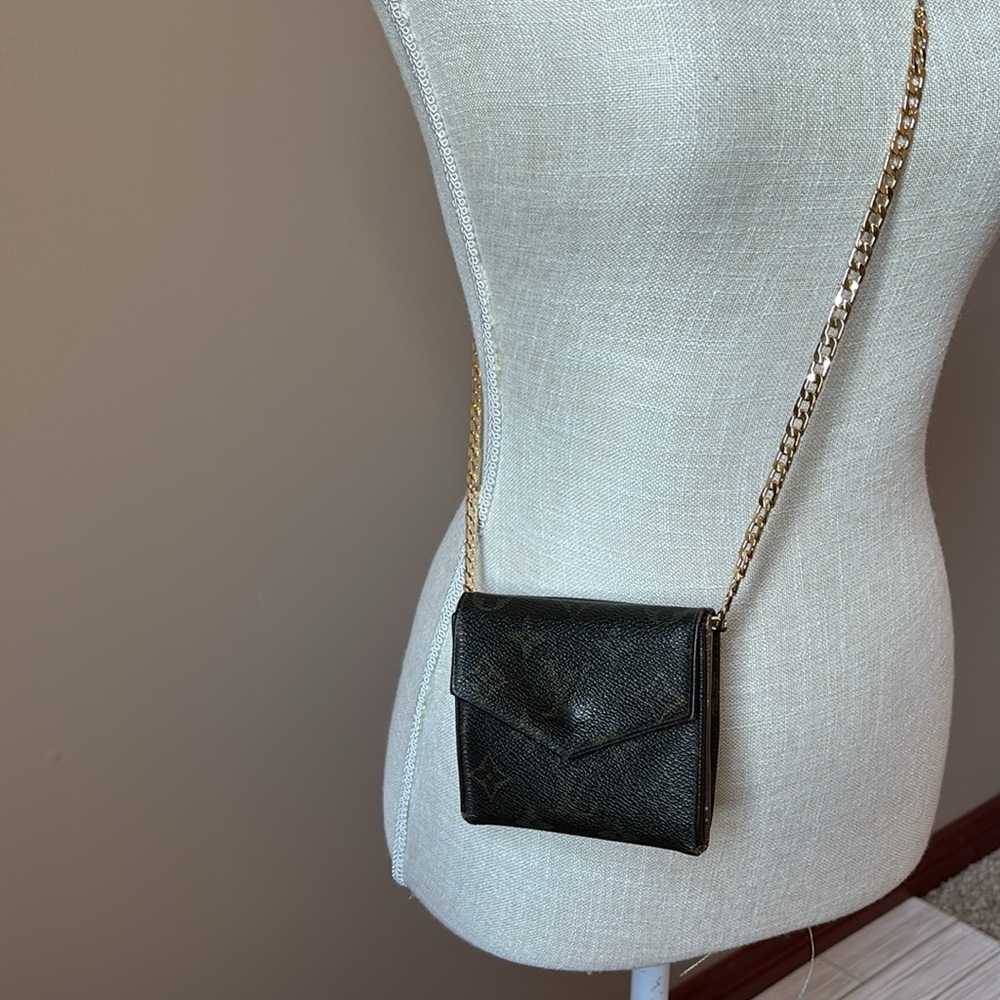 Vtg LOUIS VUITTON  Wallet